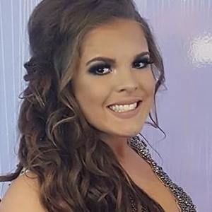 Meet your Posher, Leeann